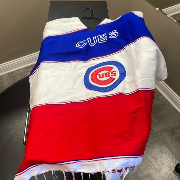 Last one! Purchased few while on vacation in Mexico, oversized authentic poncho - Picture 3 of 6